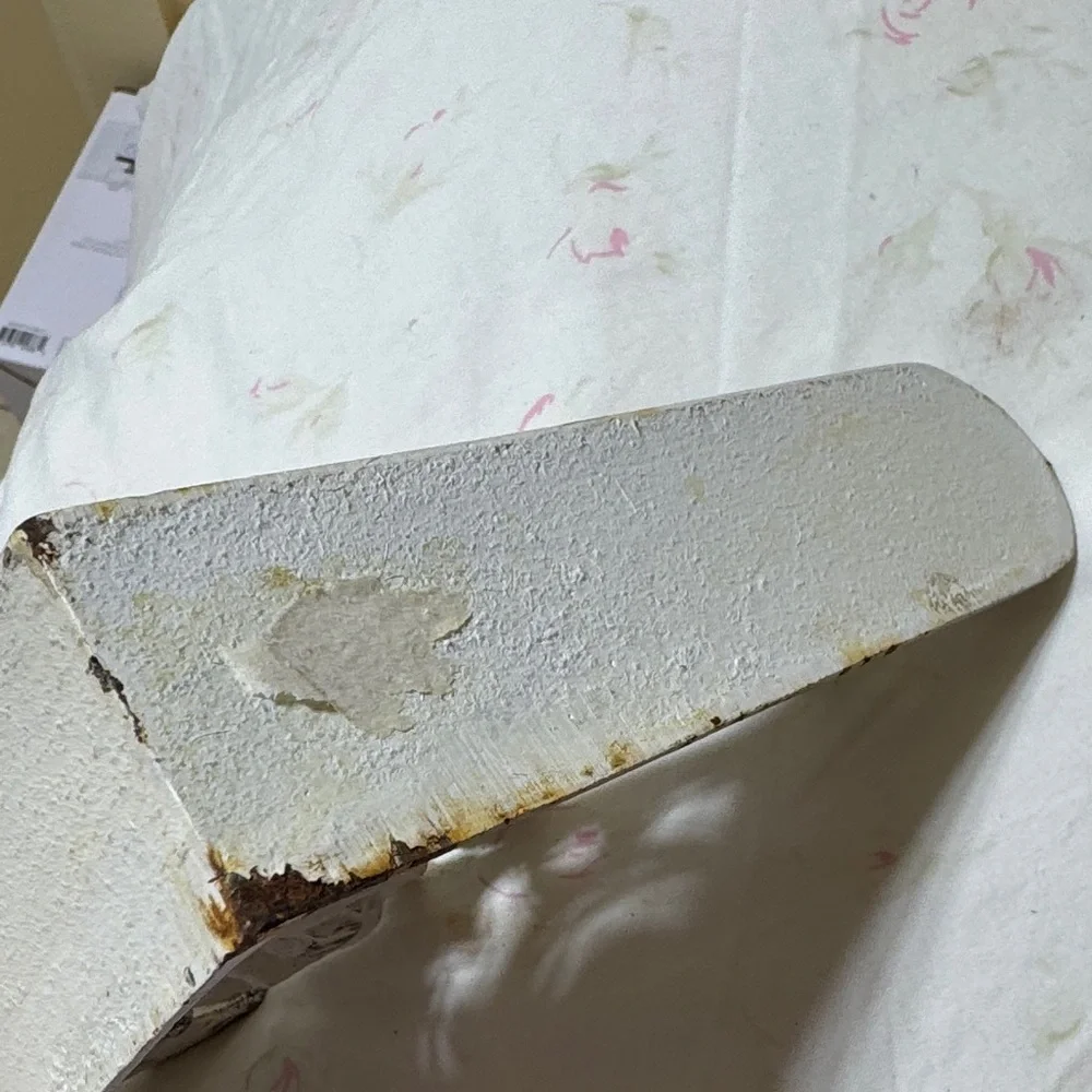 Vintage White Floral Wall Bracket